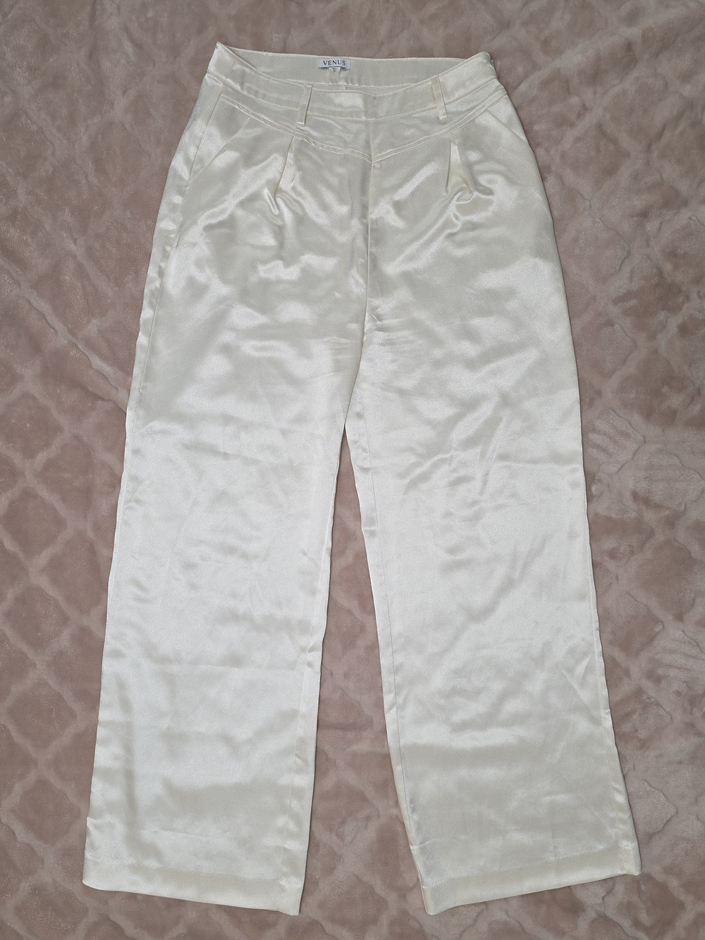 VENUS Satin Wide-Leg Pants in Cream